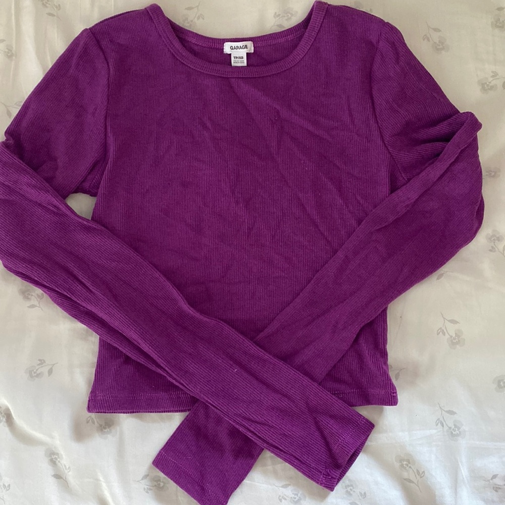 super cute garage purple long sleeve top. never worn. size xs.